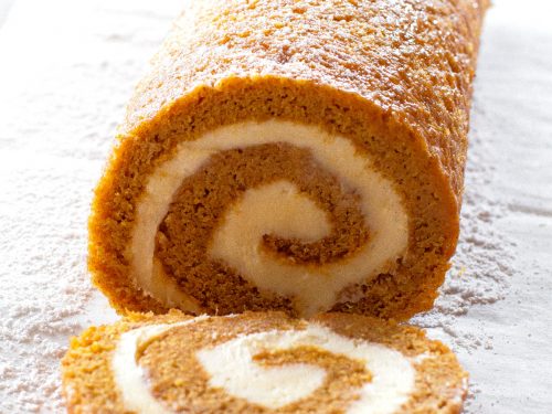 Aunt Maggie's Pumpkin Roll - The BEST Pumpkin Roll Recipe