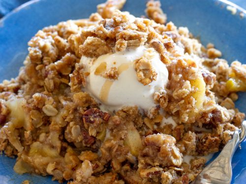 https://www.the-girl-who-ate-everything.com/wp-content/uploads/2009/11/apple-crumble-10-500x375.jpg