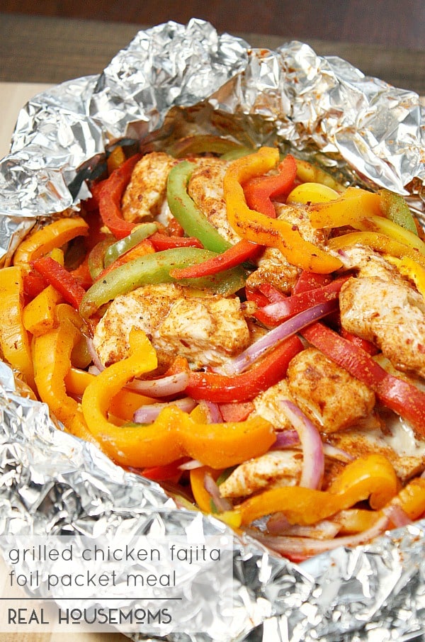 https://www.the-girl-who-ate-everything.com/wp-content/uploads/2016/06/Chicken-Fajita-Foil-Packet-Real-Housemoms.jpg