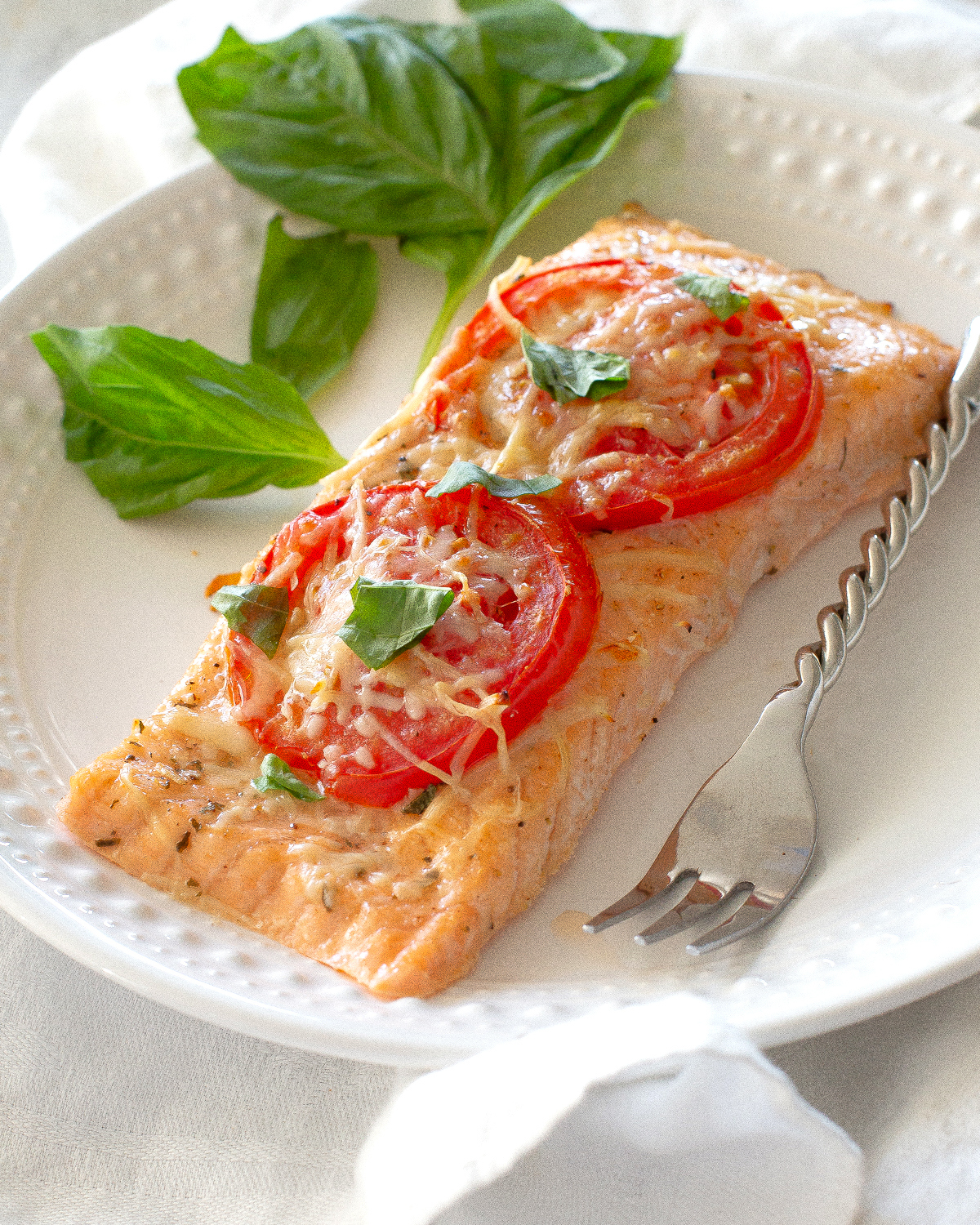 salmon filets with tomato