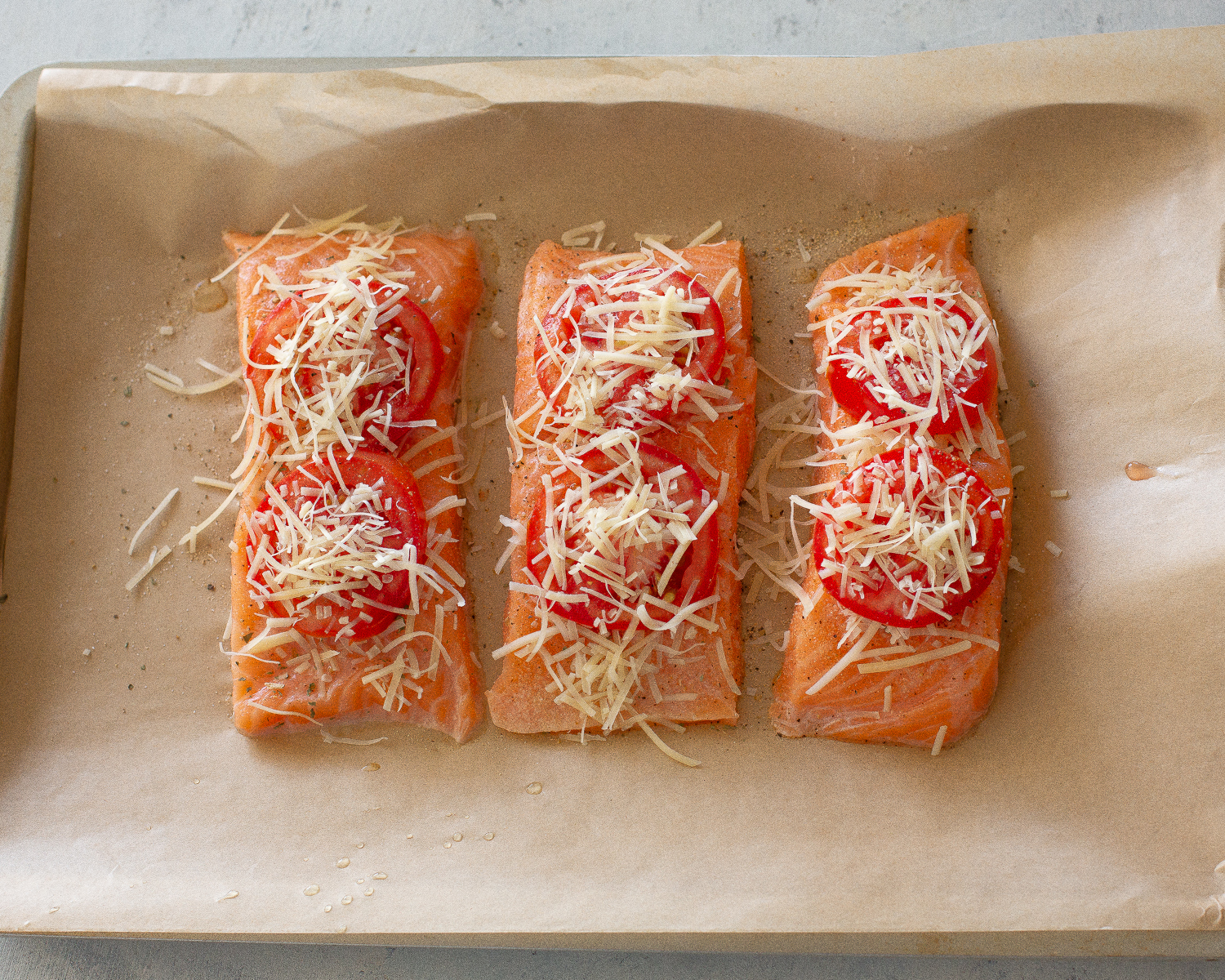 salmon filets with tomato