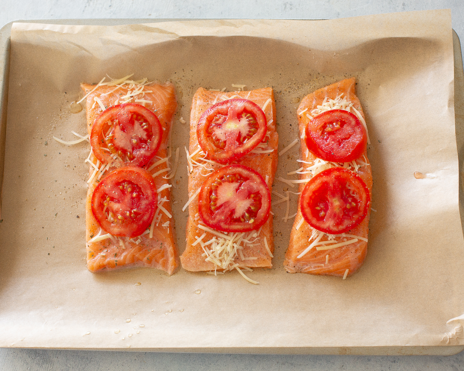 salmon filets with tomato