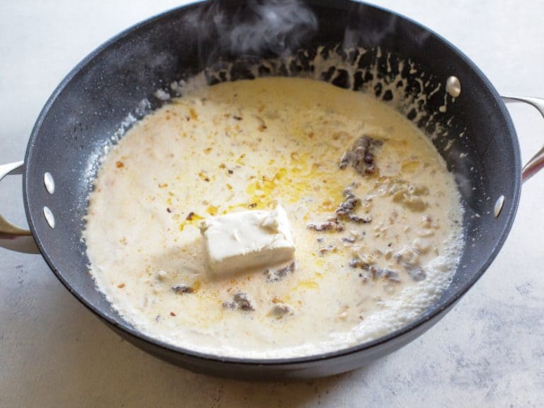 One-Pan Creamy Chicken And Spinach (+VIDEO) - The Girl Who Ate Everything