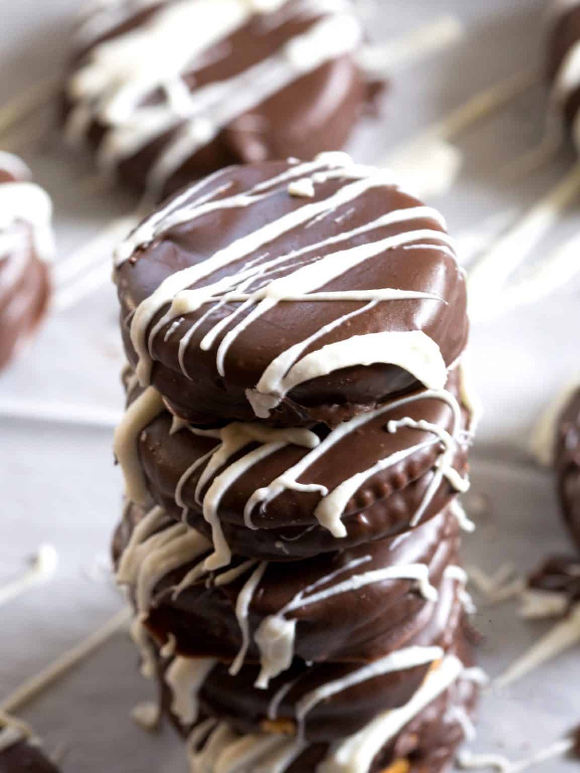 Chocolate Peanut Butter Ritz Crackers - The Girl Who Ate Everything