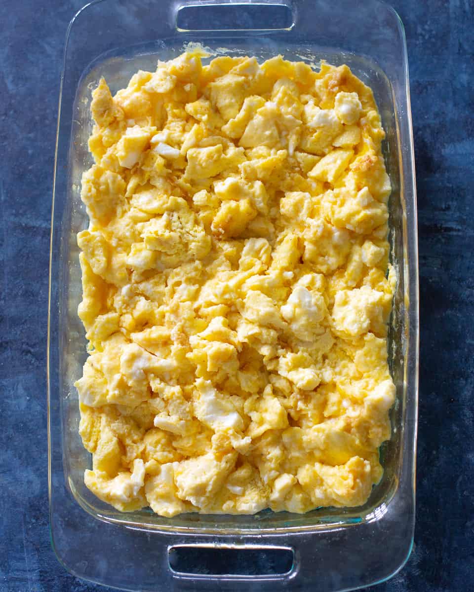 https://www.the-girl-who-ate-everything.com/wp-content/uploads/2022/12/oven-scrambled-eggs.jpg