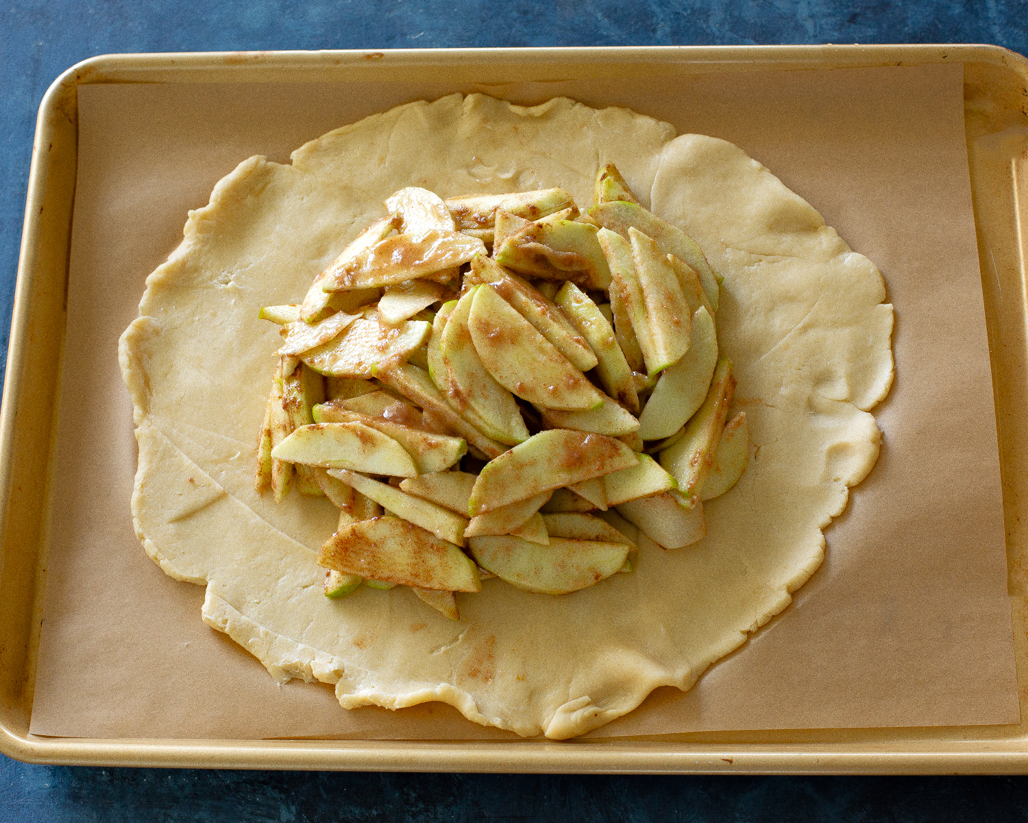 pie crust with apples