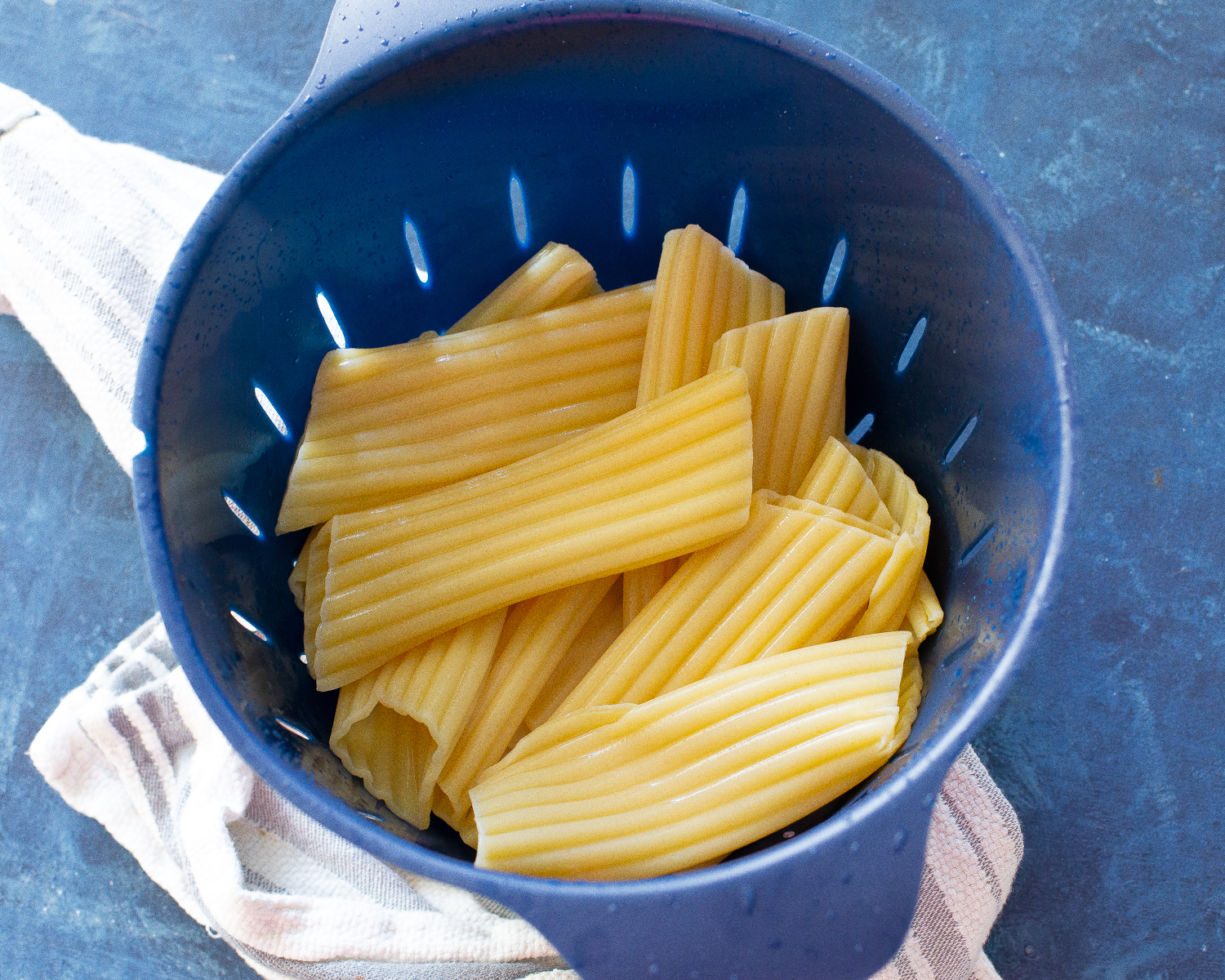 cooked manicotti shells